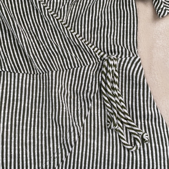 Womens short sleeve top - Picture 3 of 4